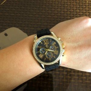 ✨SALE✨Women’s Watch